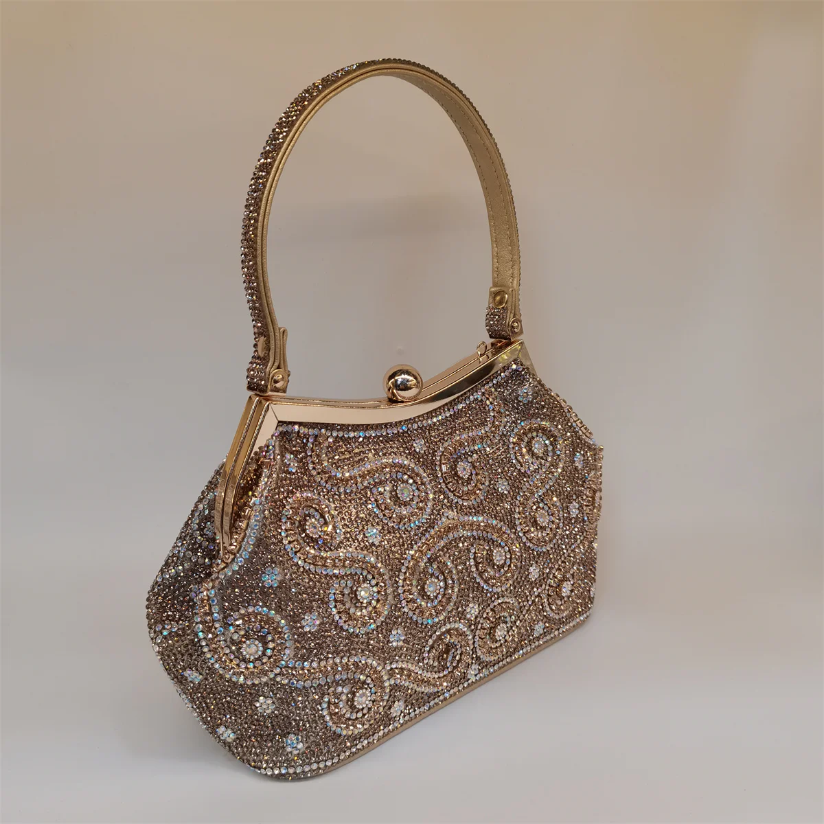 Buy Kf s4f017ae6d28a40f7ad92d6b965b9c5d7b in America.