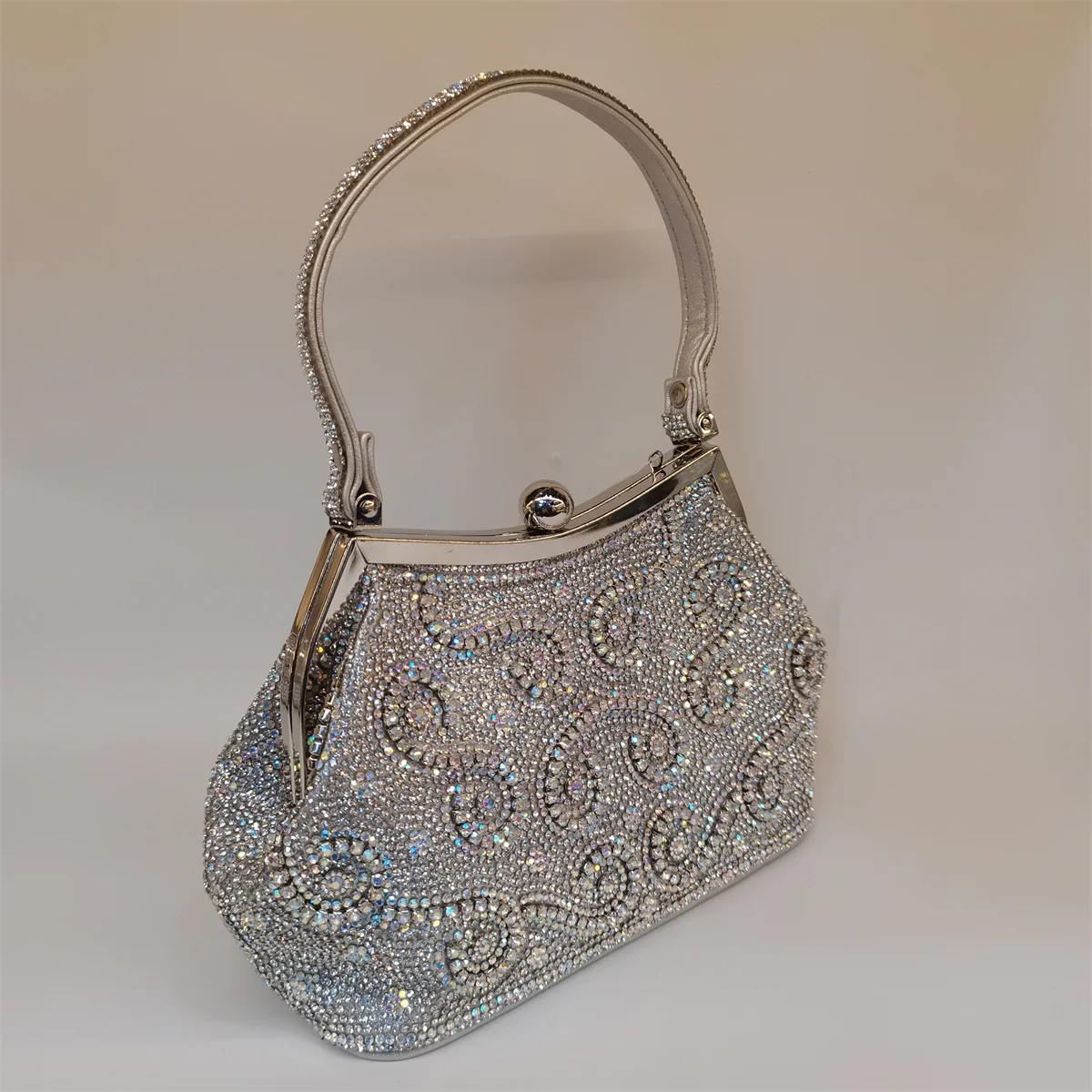 Buy Kf s5d790dd1aae640a9a79a6ad6e96e2054g in America.